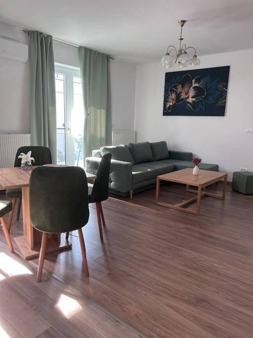 Braytim Residence Free Private Parking Giroc ภายนอก รูปภาพ